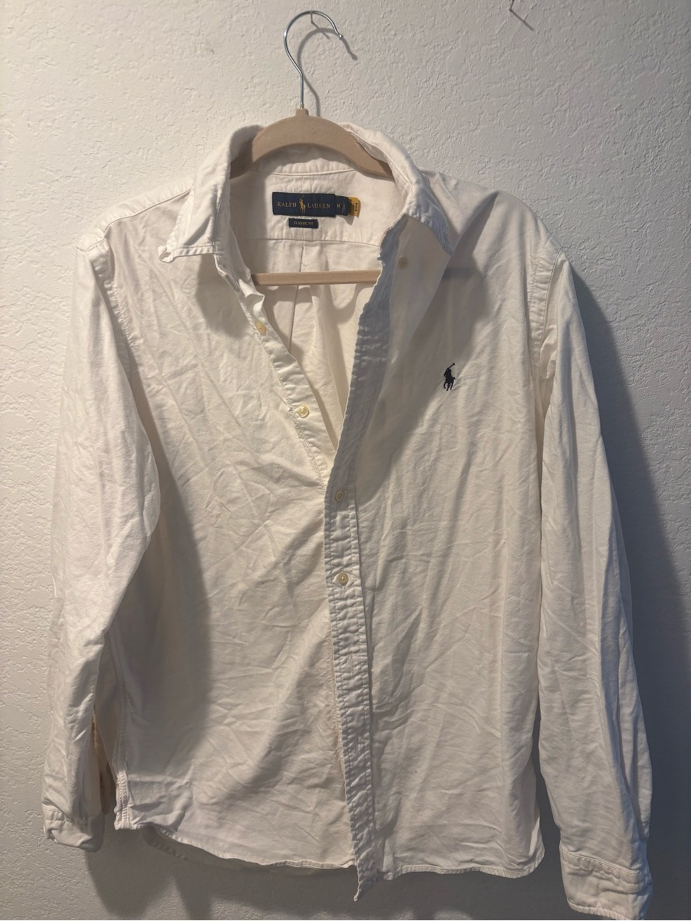 Universal Thread Women's White Button-Down Shirt